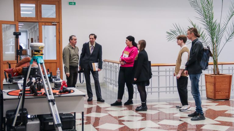 ByjRXBqS5pDp3aSHastYt4_dC0pmhGUuWFsQMmL367g_xKBN0wv22MdIurUC1d39JZMthTzusZ3cVclspJAv-eaw