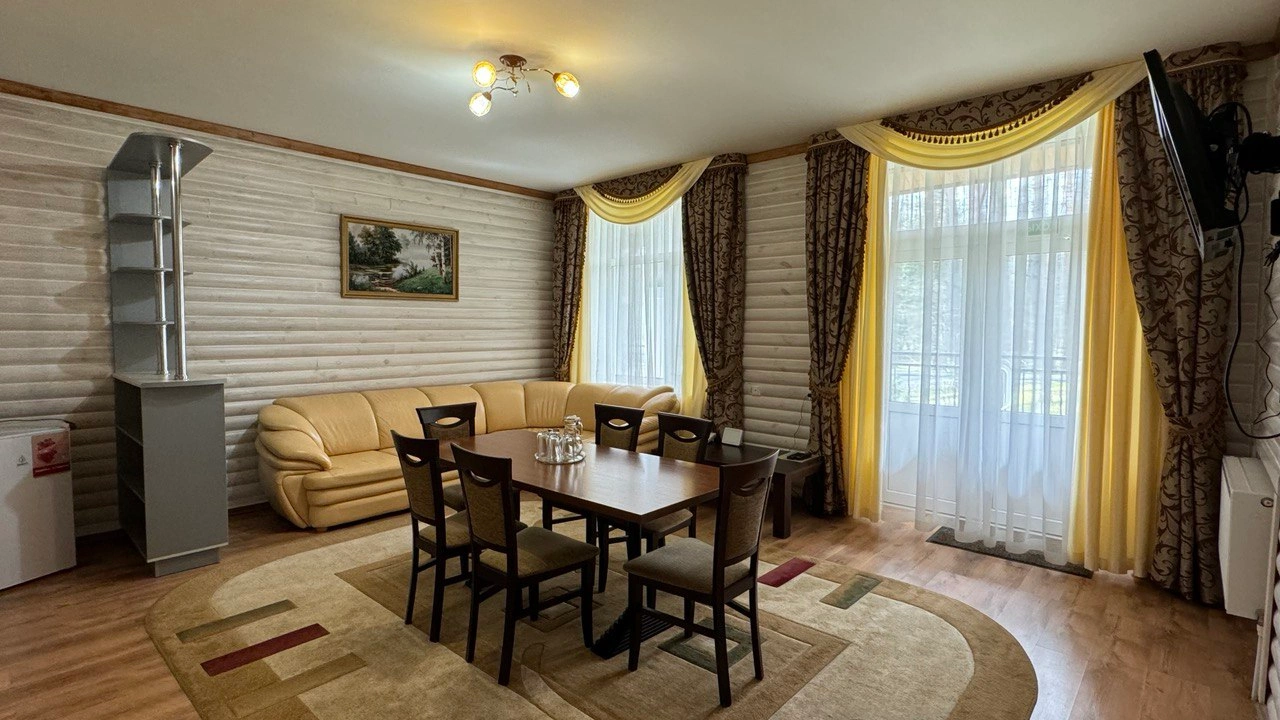 Three-room, four-person «Lux» suite