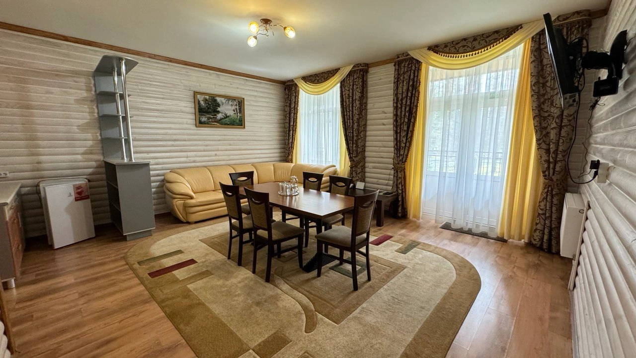 Three-room, four-person «Lux» suite