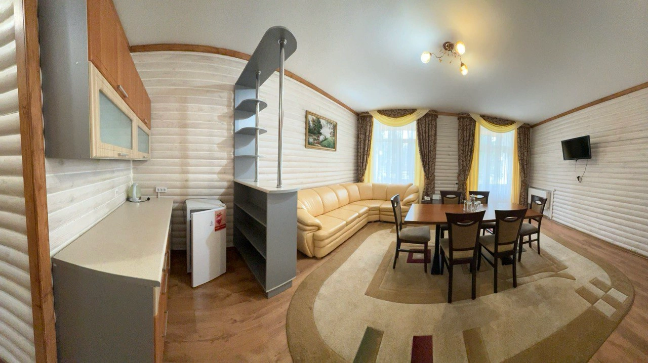 Three-room, four-person «Lux» suite