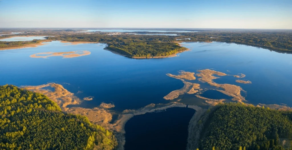 «Land of Lakes»