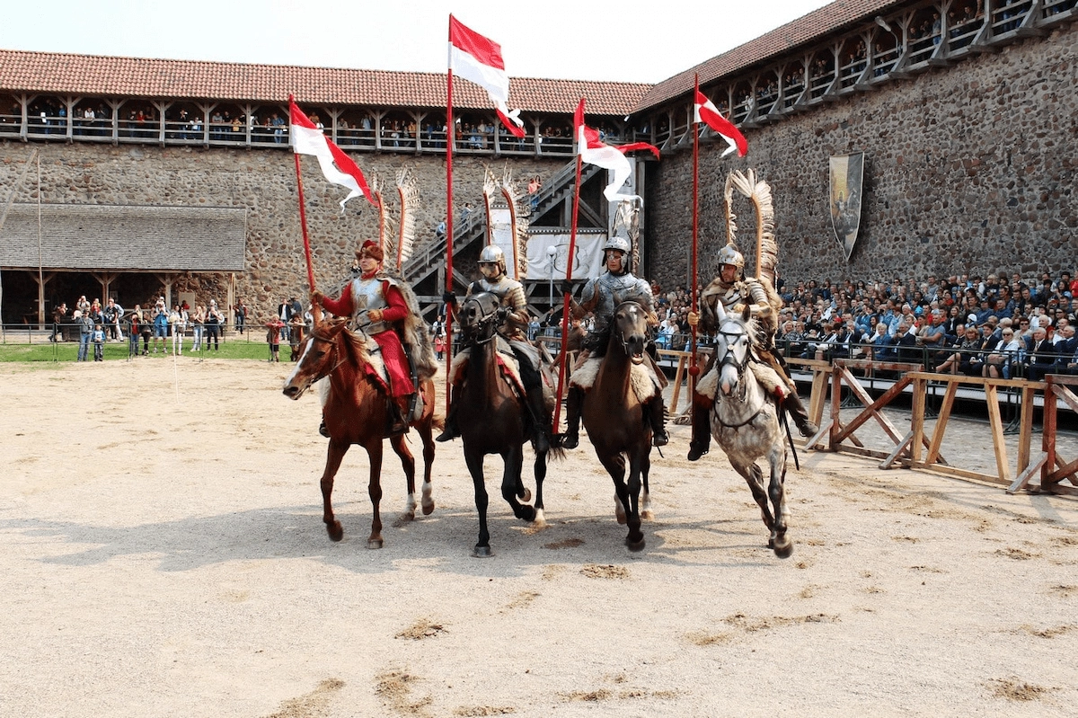 «To Medieval Lida»